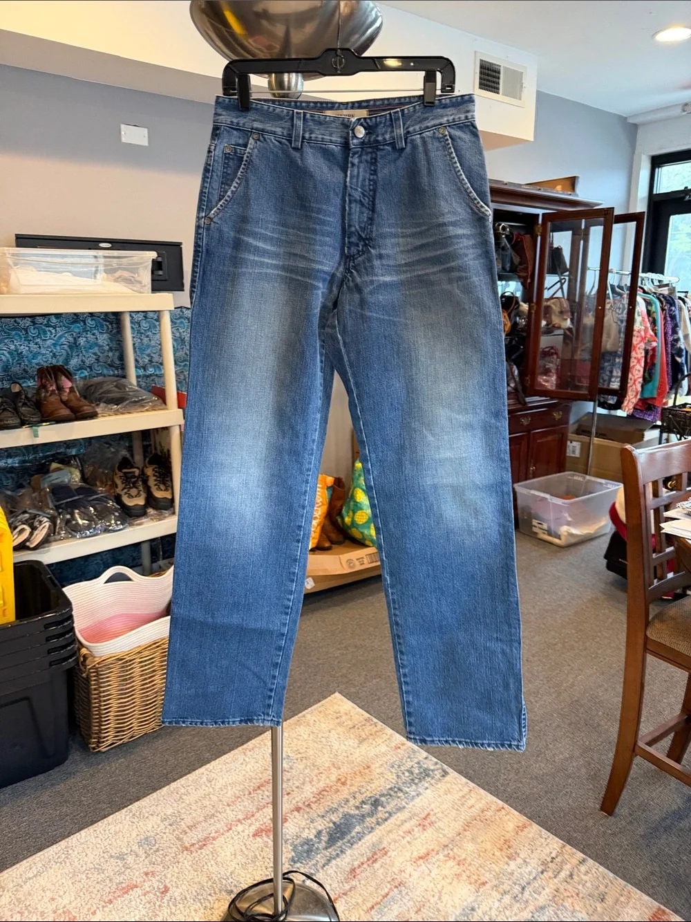 Ferre Relaxed Straight Men’s Jeans in Medium Blue size 34x 34 nwt
